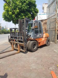 xe nâng Toyota 7 tấn 5FD70